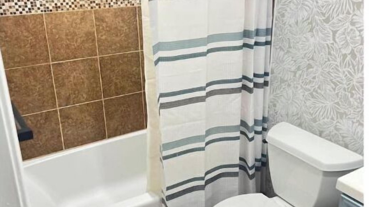 Photo of Bathroom in Sunrise