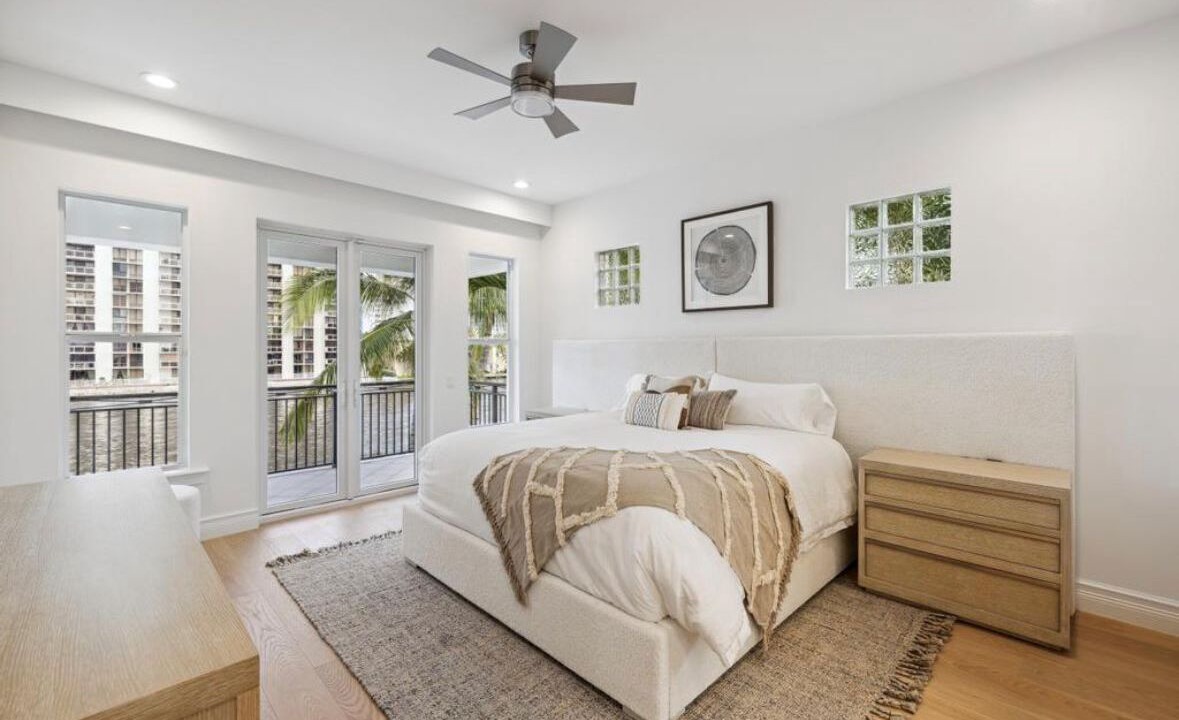Photo of Bedroom in Hollywood South Central Beach