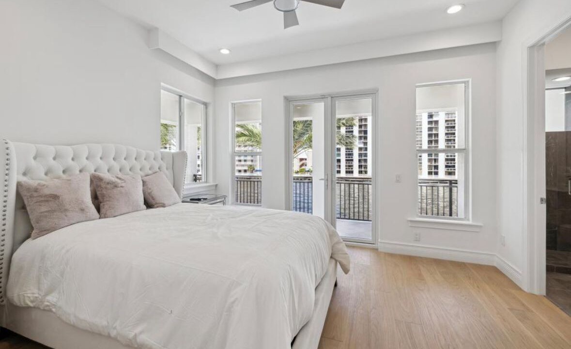 Photo of Bedroom in Hollywood South Central Beach