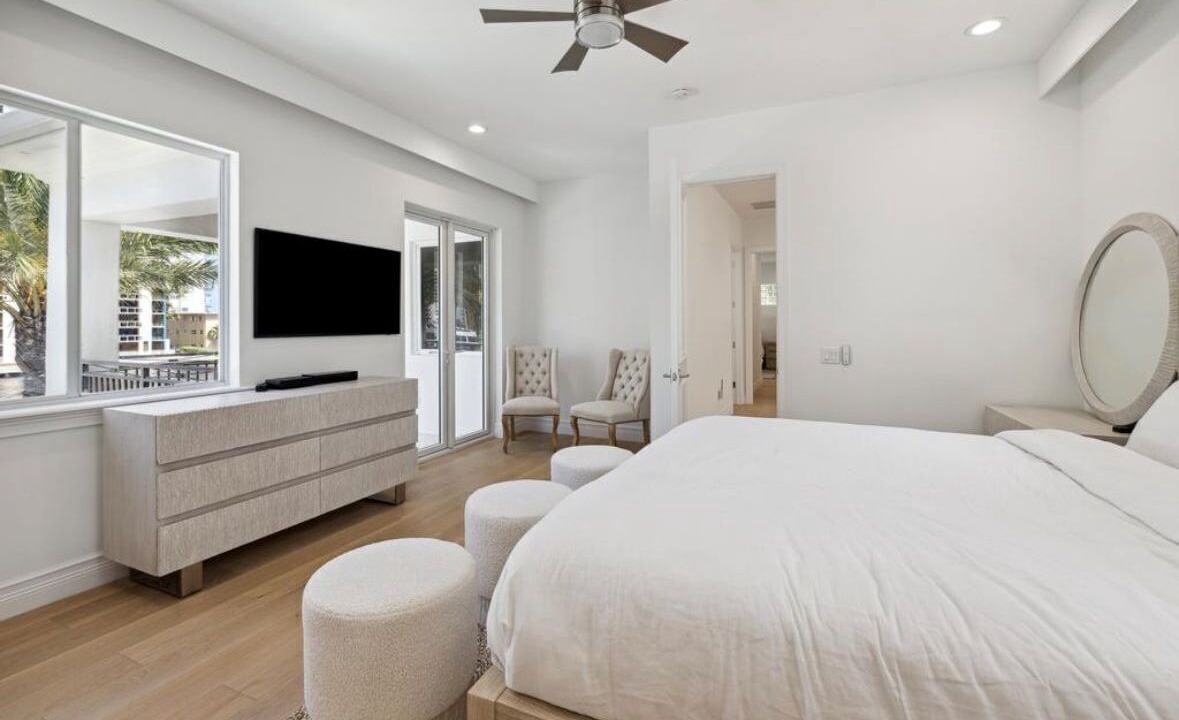 Photo of Bedroom in Hollywood South Central Beach