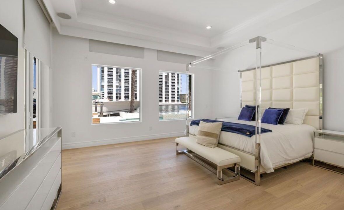 Photo of Bedroom in Hollywood South Central Beach