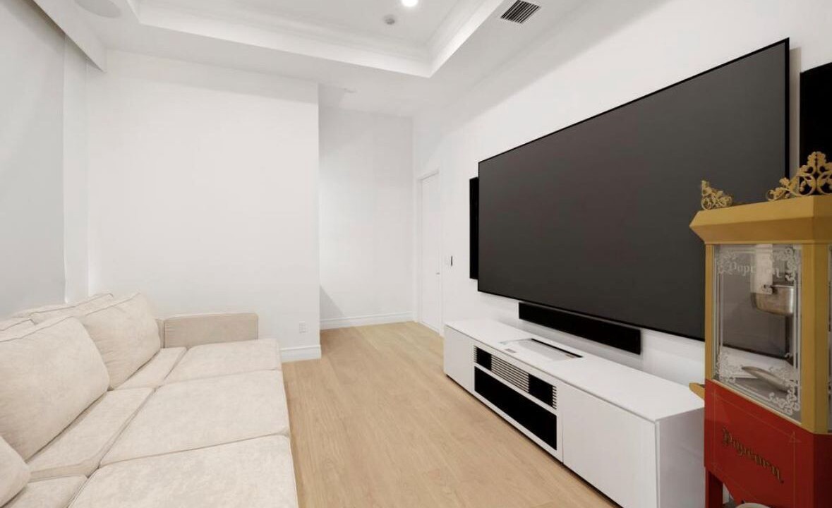 Photo of Livingroom in Hollywood South Central Beach