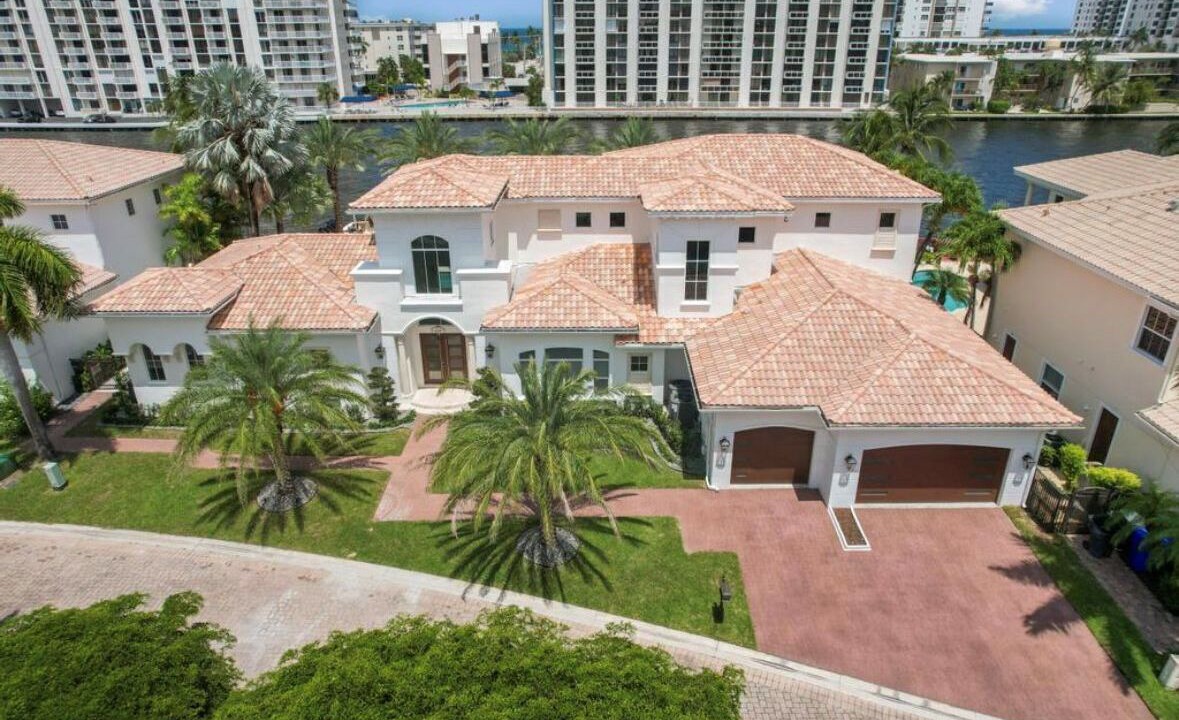 Photo of Outdoor in Hollywood South Central Beach