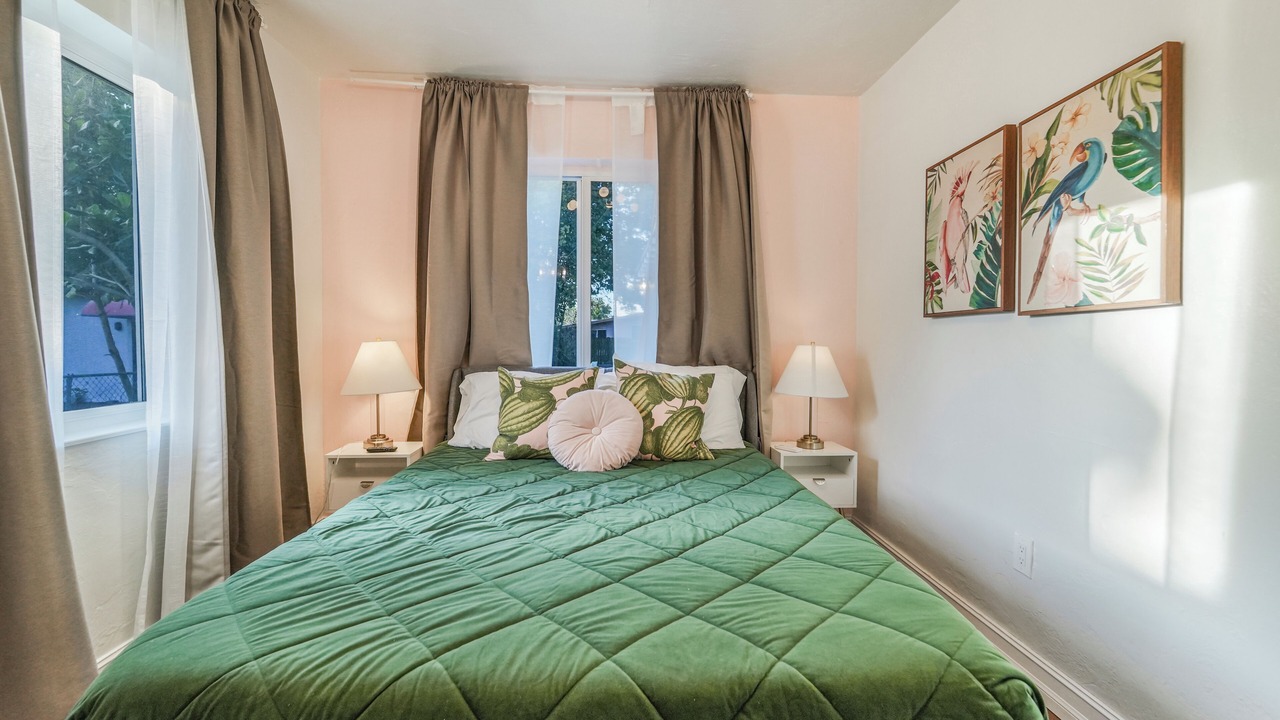 Photo of Bedroom in Miami Shores