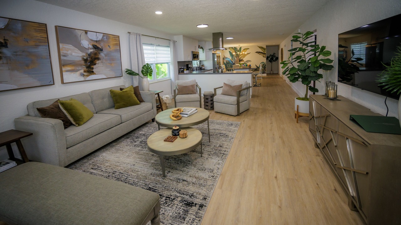 Photo of Livingroom in Central Corals