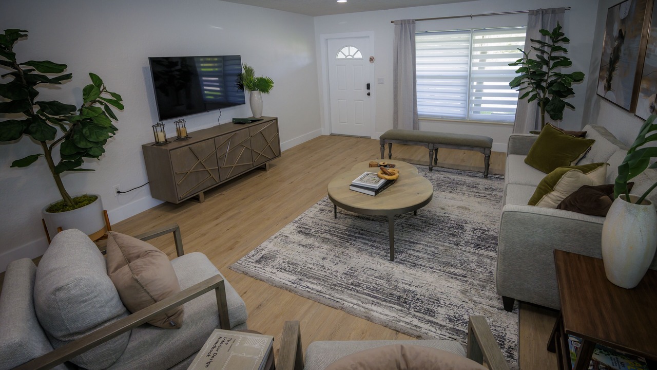 Photo of Livingroom in Central Corals