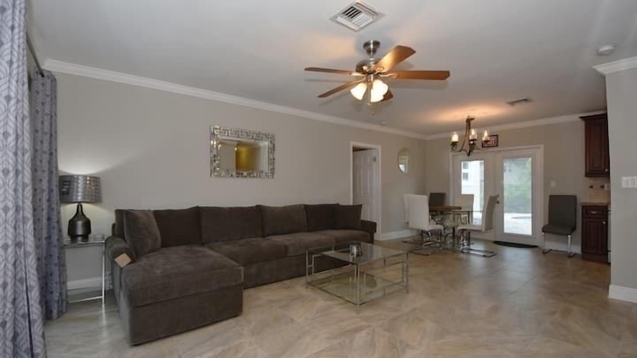 Photo of Livingroom in Riverside Park