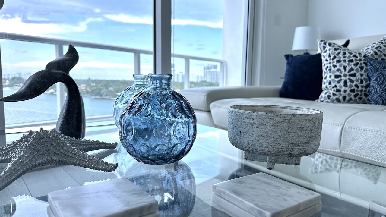 Photo of Livingroom in Bay Harbor Islands