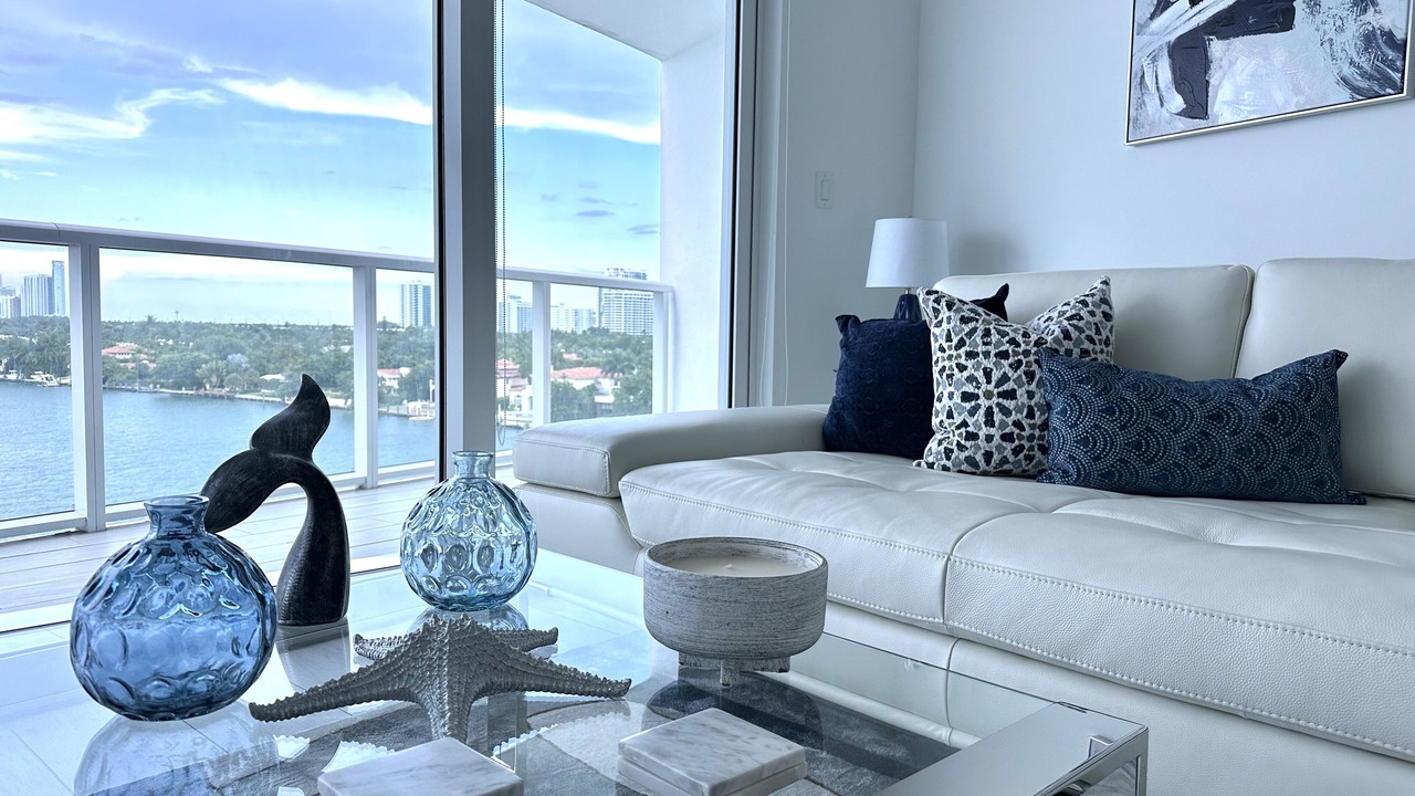 Photo of Livingroom in Bay Harbor Islands