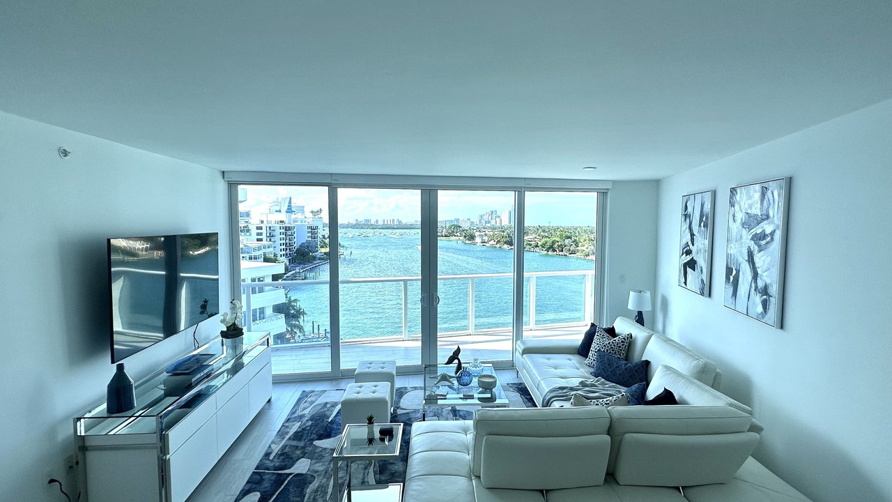 Photo of Livingroom in Bay Harbor Islands