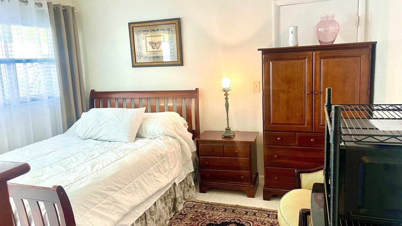 Photo of Bedroom in Cypress Point