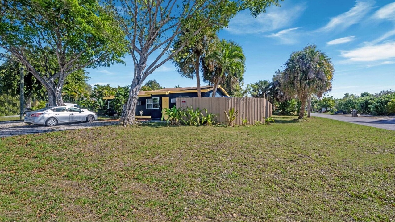 Photo of Outdoor in Poinsettia Heights