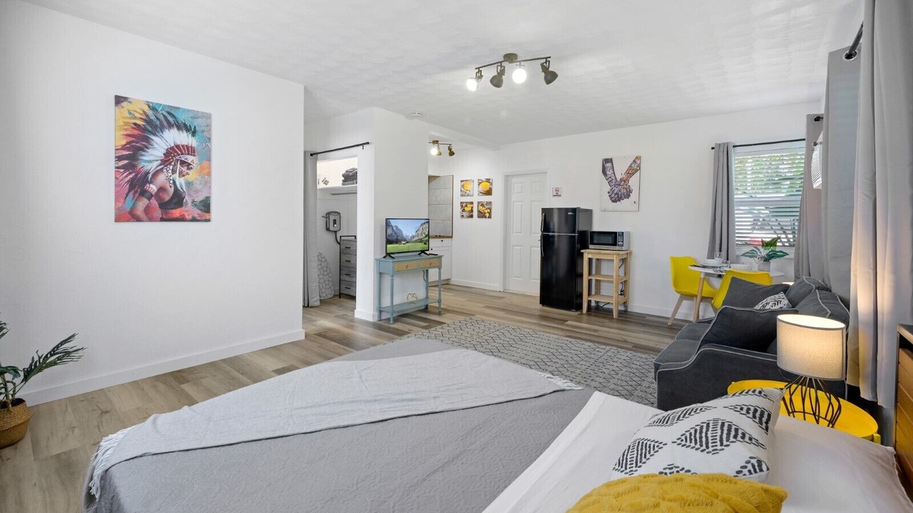 Photo of Bedroom in Poinsettia Heights