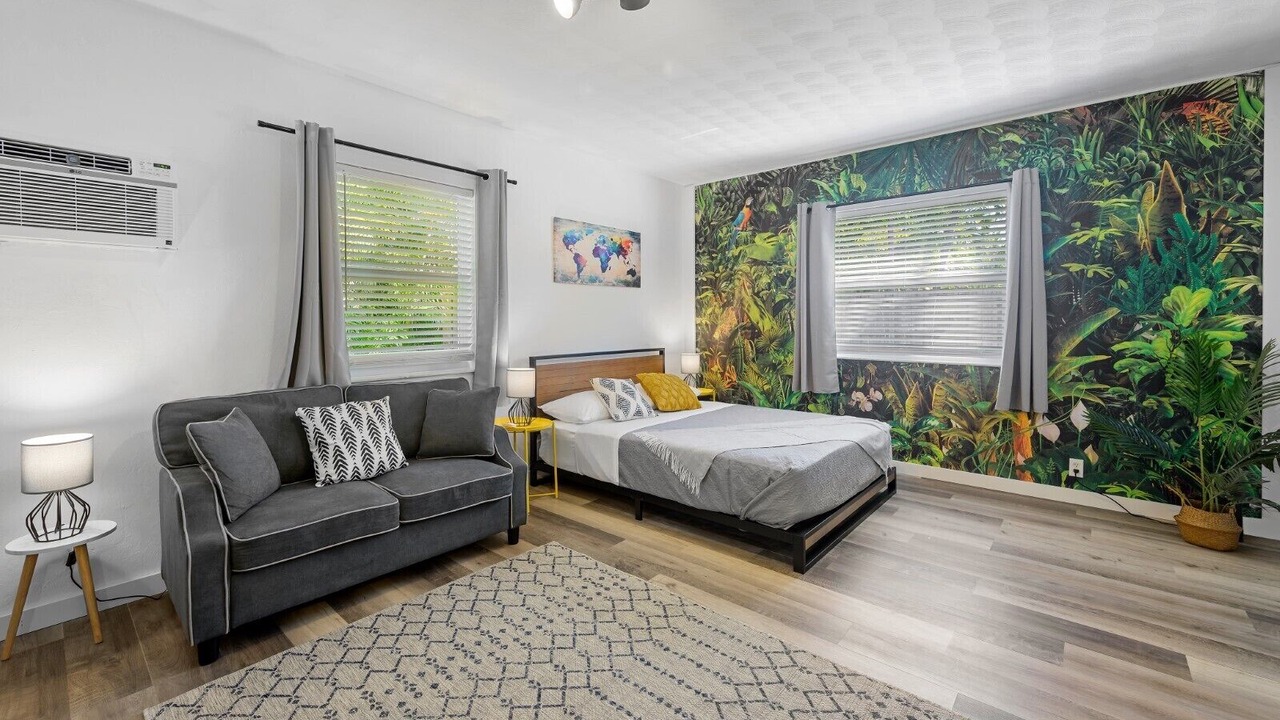 Photo of Bedroom in Poinsettia Heights