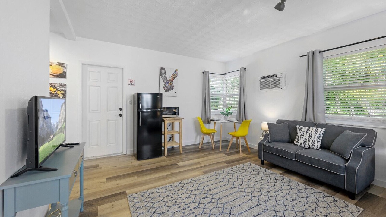 Photo of Livingroom in Poinsettia Heights