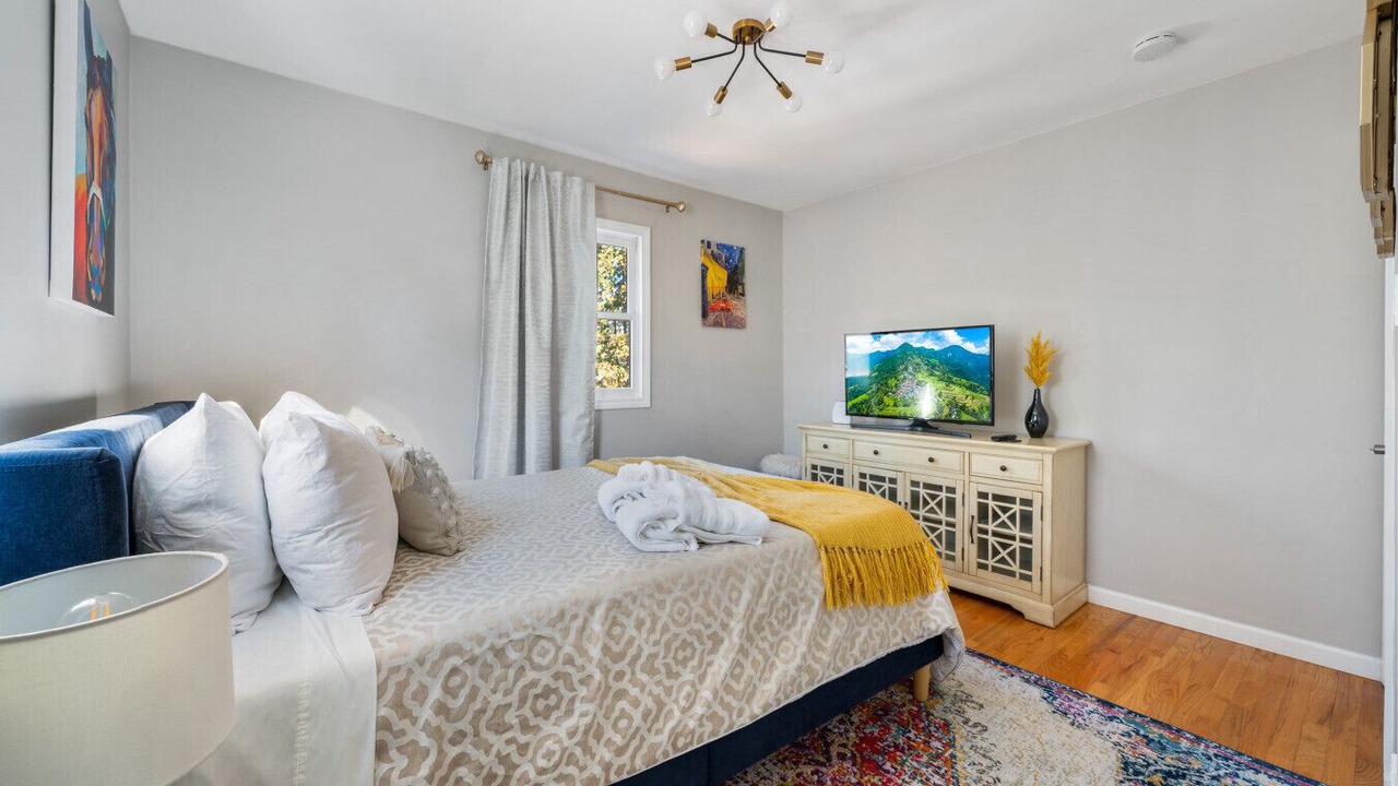 Photo of Bedroom in Swiftcurrent