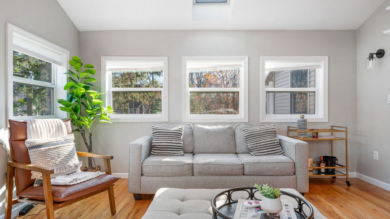 Photo of Livingroom in Swiftcurrent