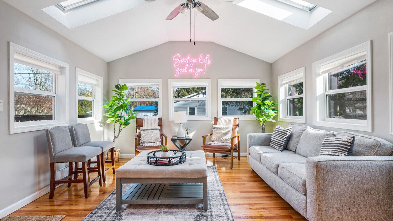 Photo of Livingroom in Swiftcurrent