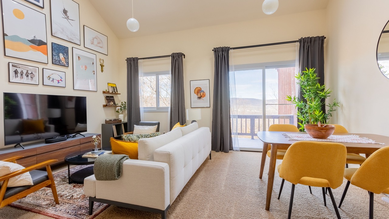 Photo of Livingroom in Vernon