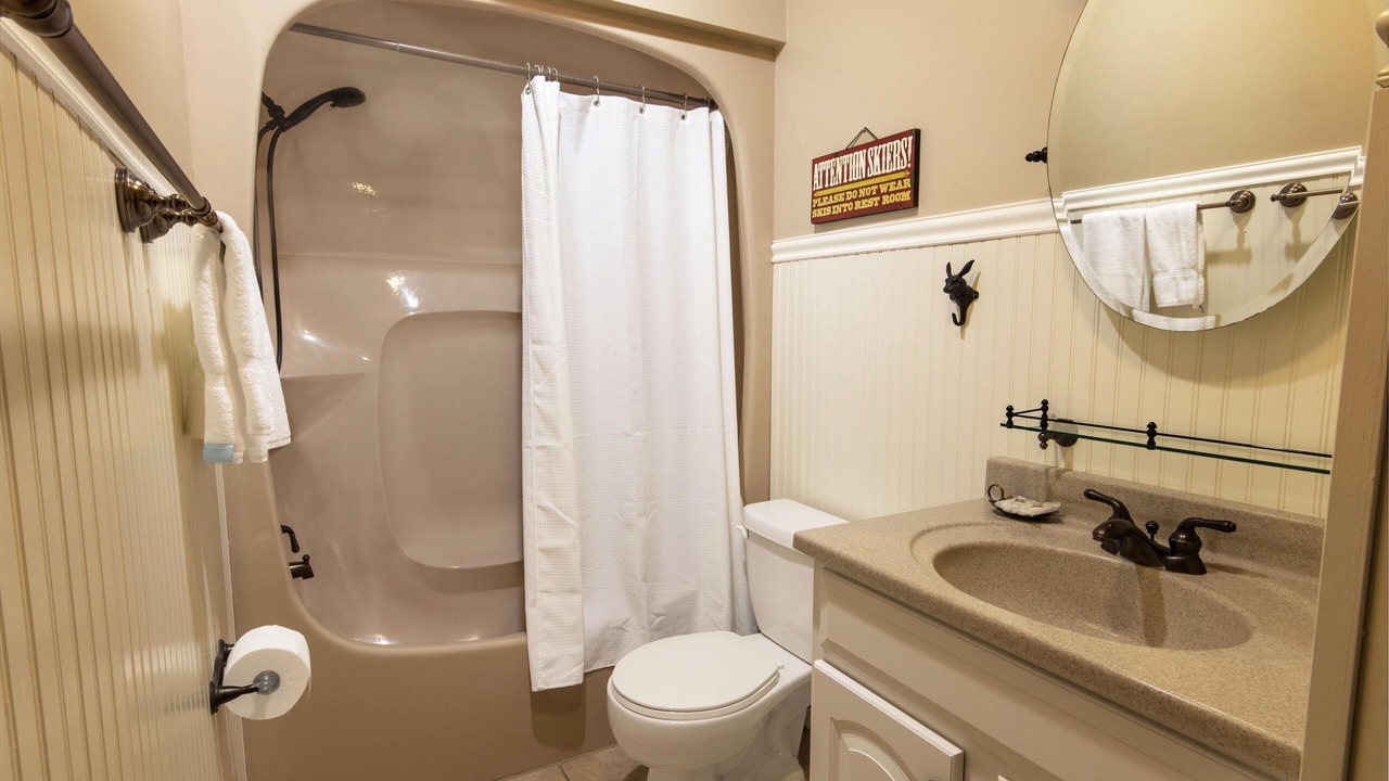 Photo of Bathroom in Edray