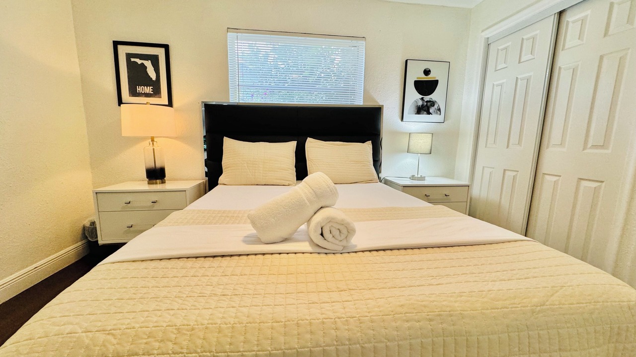 Photo of Bedroom in Sunrise