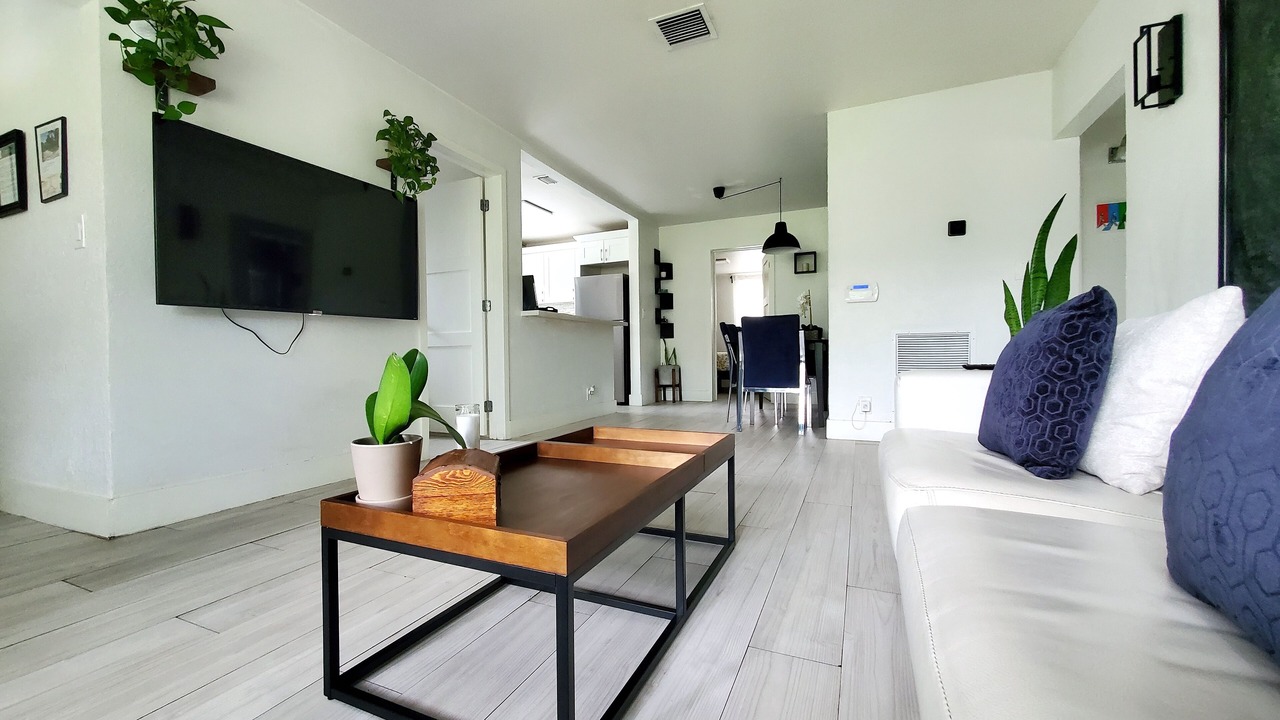 Photo of Livingroom in Central Fort Lauderdale