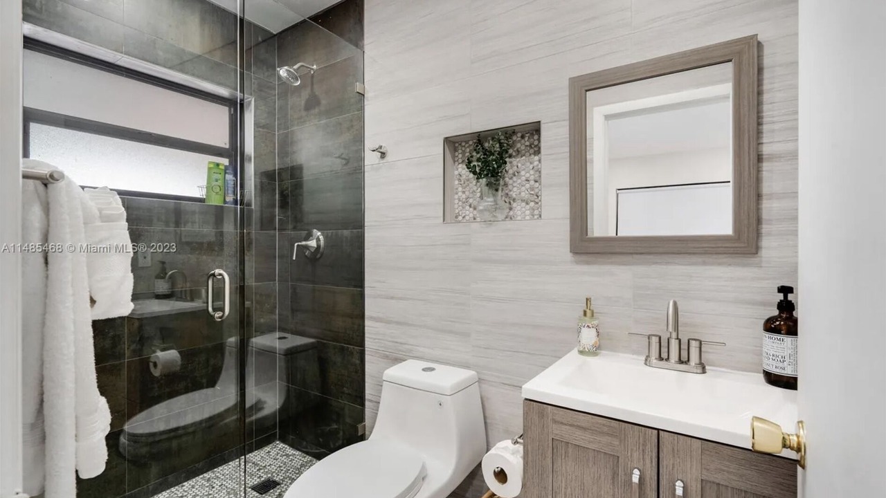 Photo of Bathroom in Pompano Isles