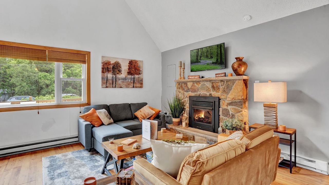 Photo of Livingroom in Long Pond