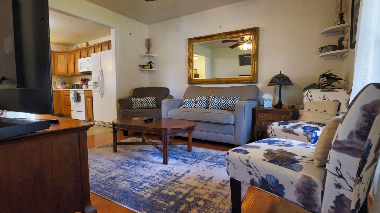Photo of Livingroom in Colonial Beach