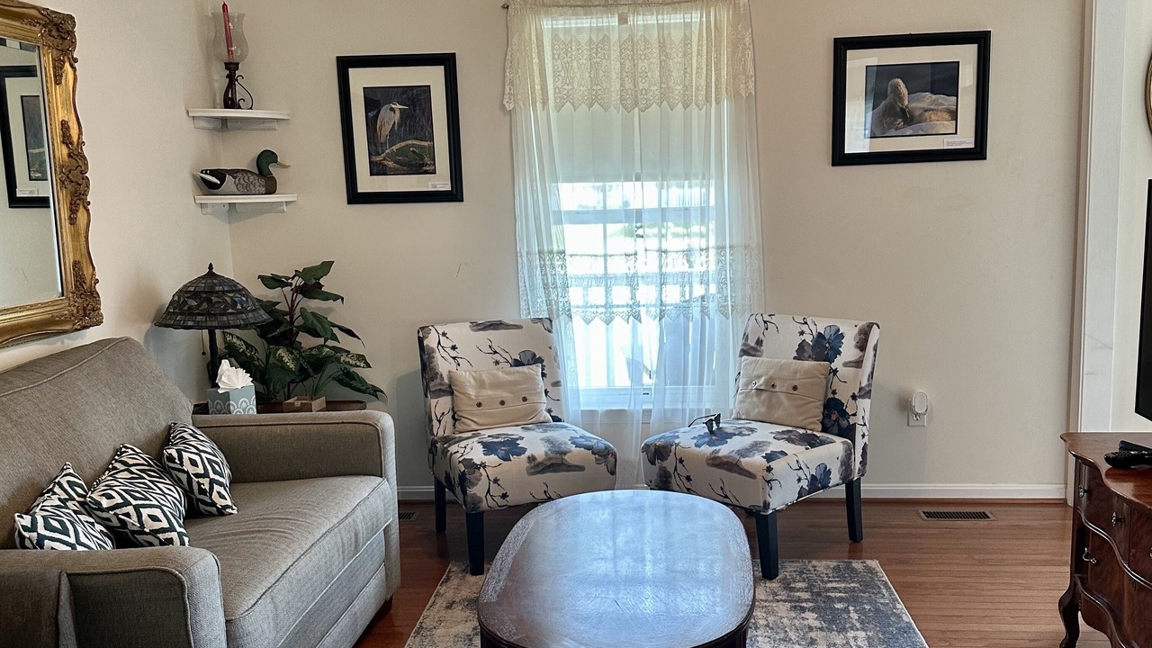 Photo of Livingroom in Colonial Beach