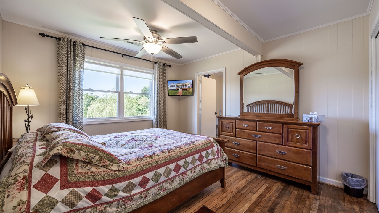 Photo of Bedroom in Pratts