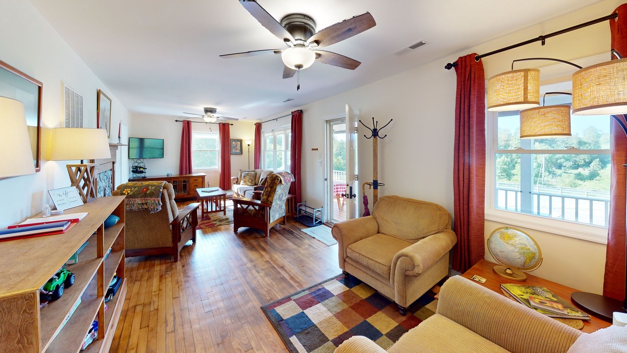 Photo of Livingroom in Pratts