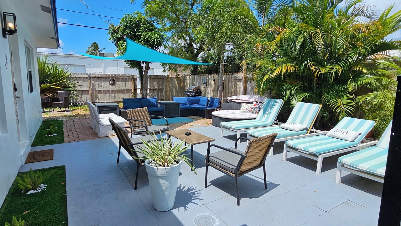 Photo of Patio Balcony in Central Oakland Park