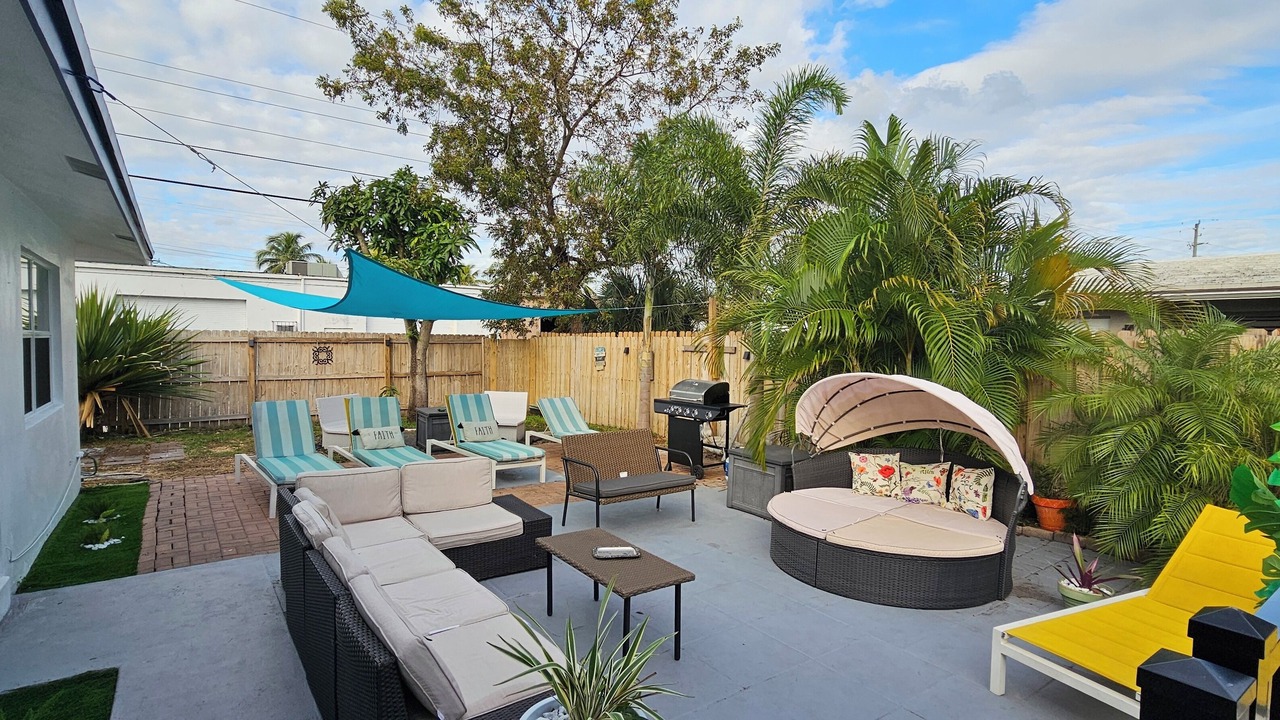 Photo of Patio Balcony in Central Oakland Park
