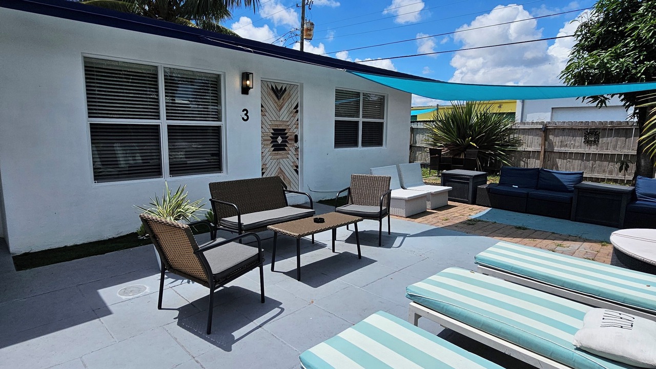 Photo of Patio Balcony in Central Oakland Park