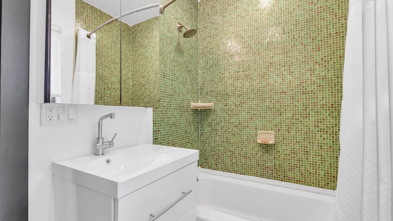 Photo of Bathroom in Lauderdale Beach