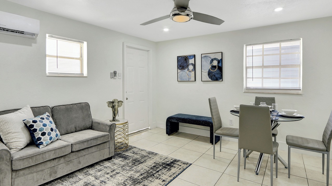 Photo of Livingroom in Miami Gardens