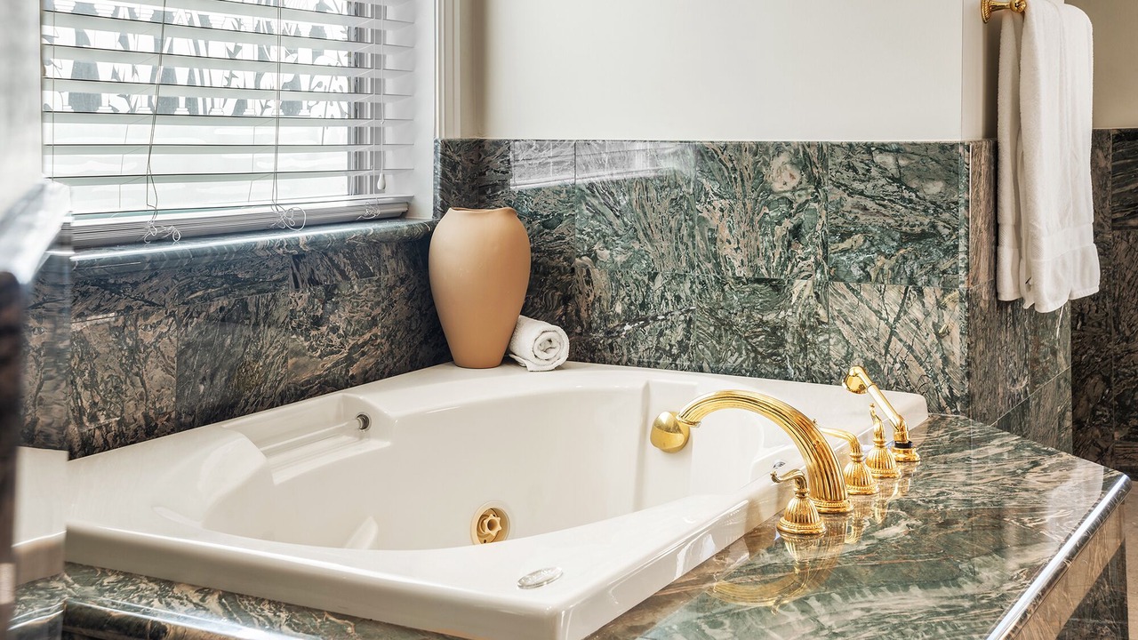 Photo of Bathroom in Birch Park Finger Streets