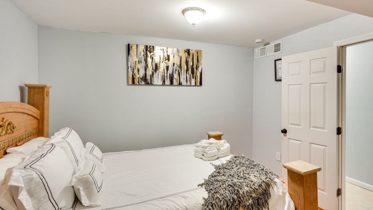 Photo of Bedroom in Loudonville