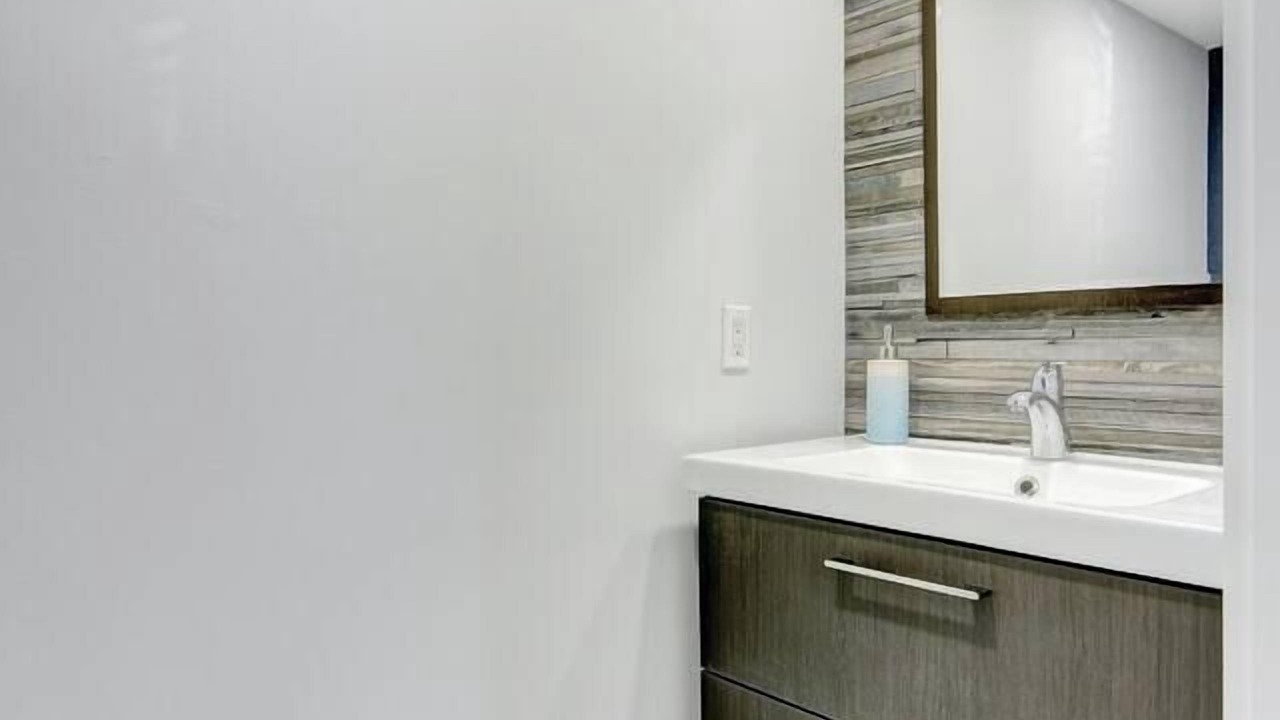 Photo of Bathroom in Poinsettia Heights