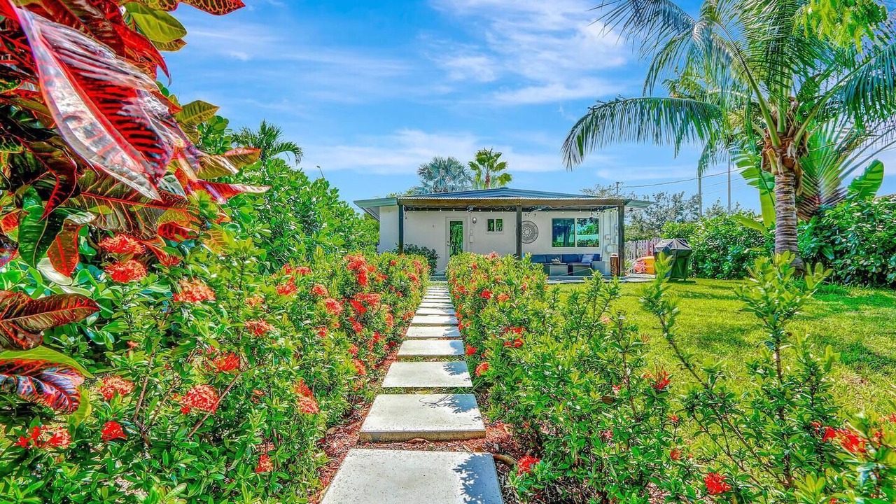 Photo of Outdoor in Poinsettia Heights