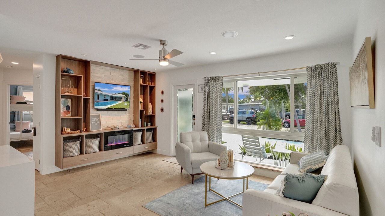 Photo of Livingroom in Imperial Point