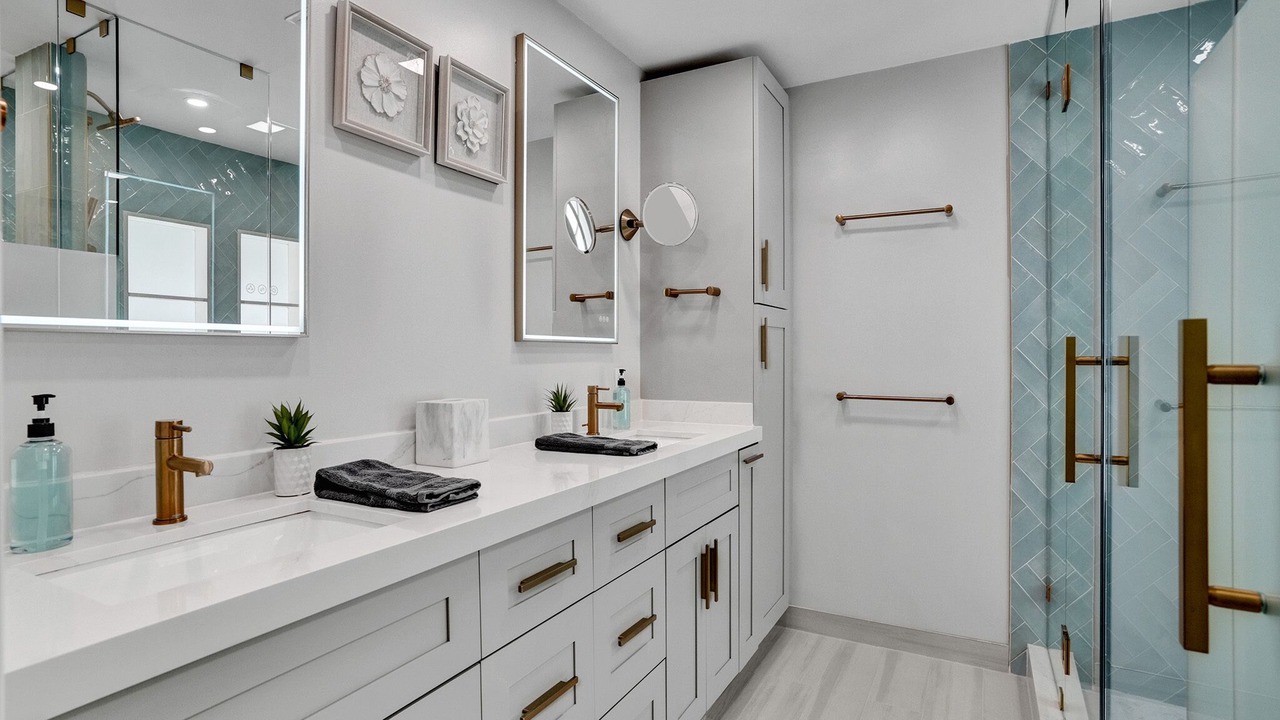 Photo of Bathroom in Imperial Point