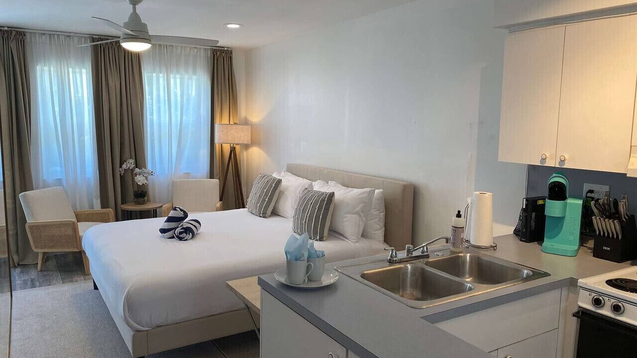 Photo of Bedroom in Hollywood South Central Beach