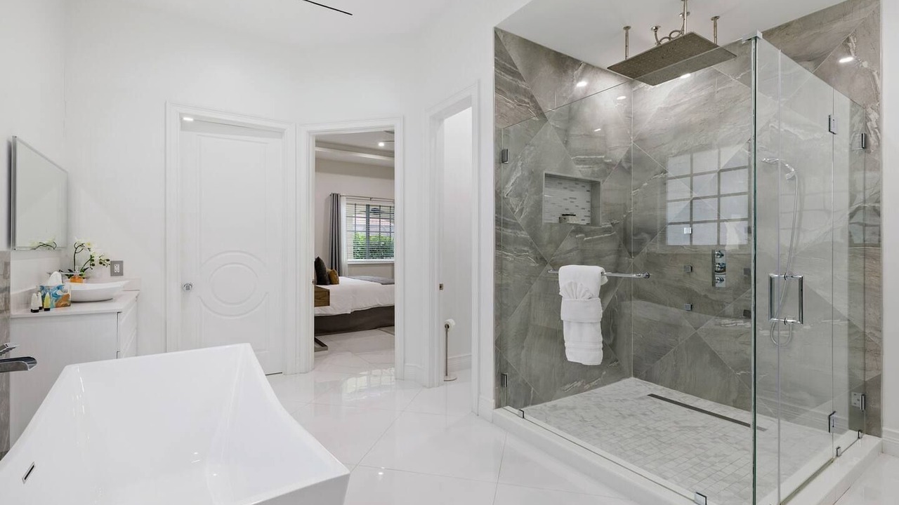 Photo of Bathroom in Sunrise