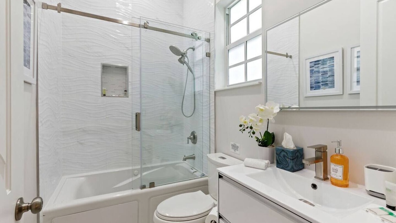 Photo of Bathroom in Sunrise