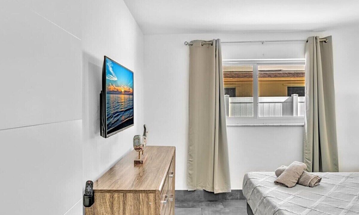 Photo of Bedroom in Davie
