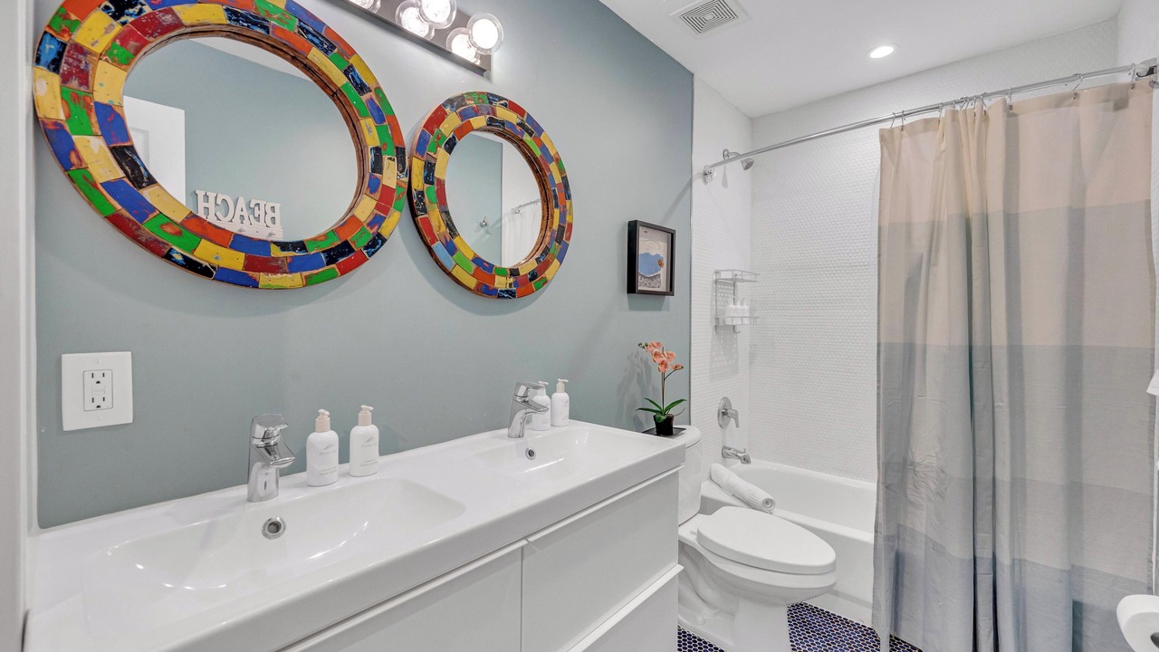 Photo of Bathroom in Birch Park Finger Streets
