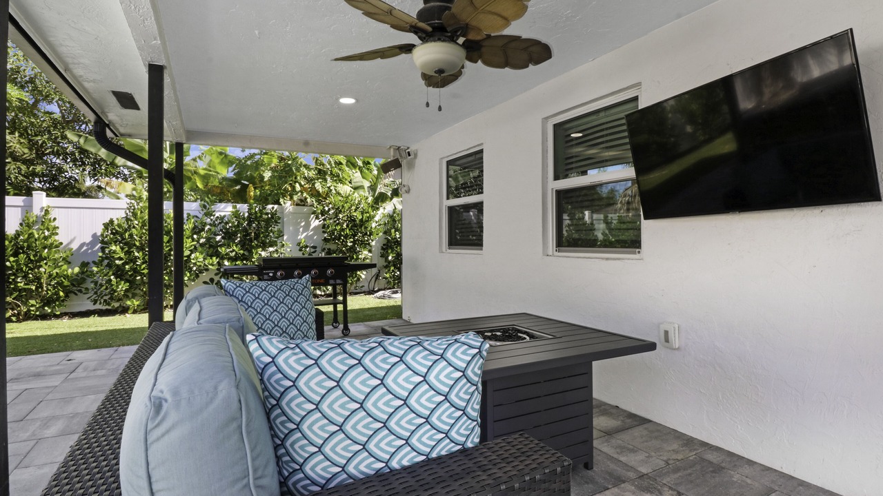 Photo of Patio Balcony in Tropic Palms