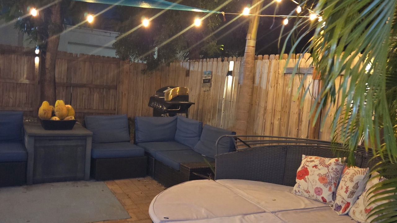 Photo of Patio Balcony in Central Oakland Park